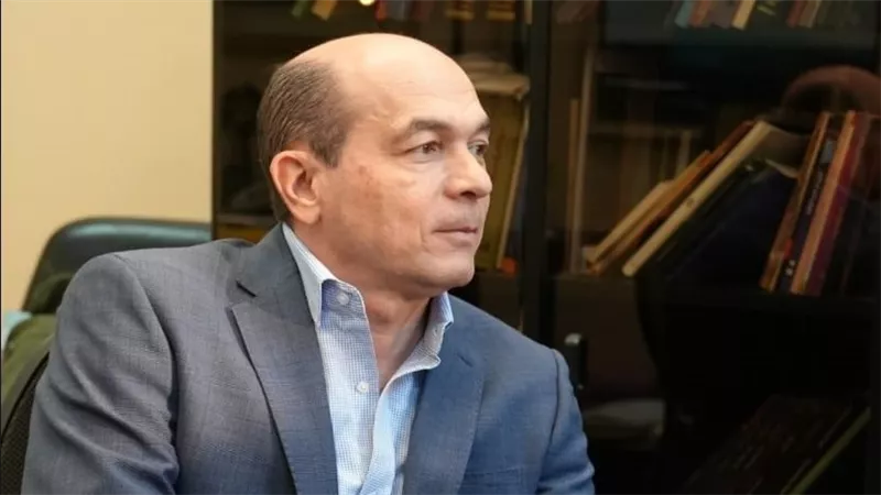 وزير الثقافة يجدد تكليف 