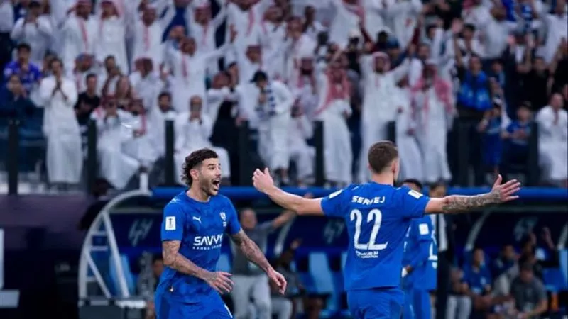 الهلال يتفوق على السد بثلاثية مثيرة ويتصدر مجموعته في دوري أبطال آسيا
