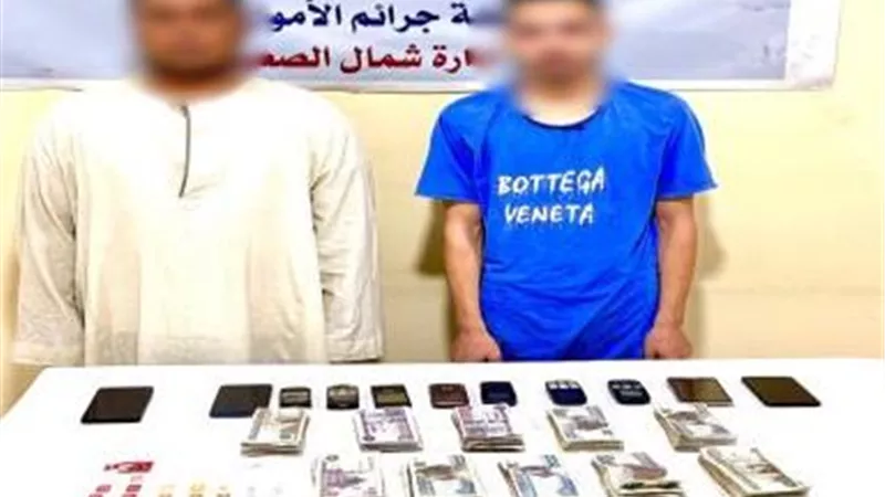 القبض على المتهمين بالنصب على المواطنين خلال بيانات الدفع الإلكتروني