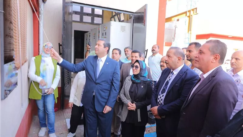 محافظ دمياط يفتتح محطة الصرف الصحي بنجارين كفرالبطيخ 