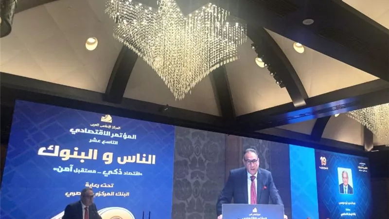 هشام عكاشة يحذر من 