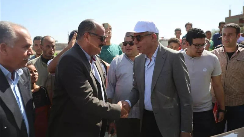 محافظ المنيا يتابع انتظام العملية التعليمية بمدرسة نزلة بني خلف للتعليم الأساسي 