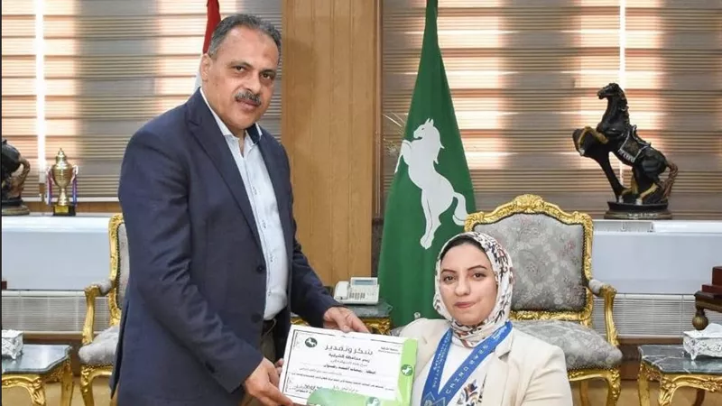 محافظ الشرقية يكرم ريحاب رضوان لحصولها على ذهبية العالم في رفع الأثقال | صور