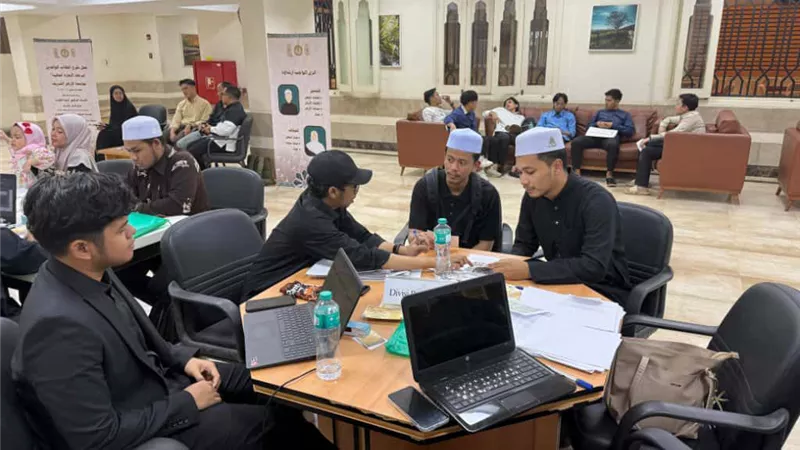 جوائز ورحلات عمرة.. تفاصيل حفل تخرج الطلاب الوافدين بالأزهر 