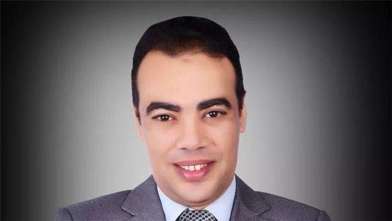 الشاعر علاء صديق: الفارق بين الإنسان والآلة بالكتابة يكمن في القلب|خاص 