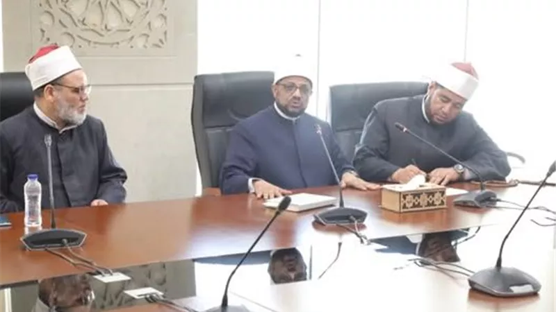 «البحوث الإسلاميَّة» ينظم ندوة تثقيفيَّة للعاملين في الخدمات المعاونة
