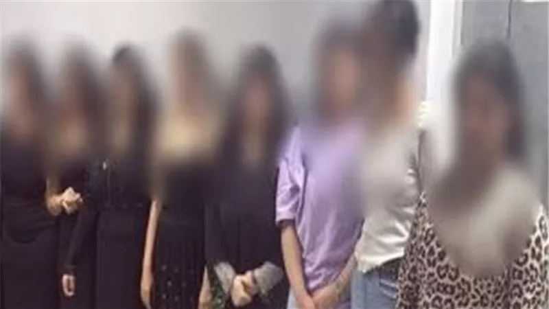 مساج وأشياء أخرى.. حبس 10 سيدات استخدمن تطبيقا ترويجيا لـ«المتعة الحرام»