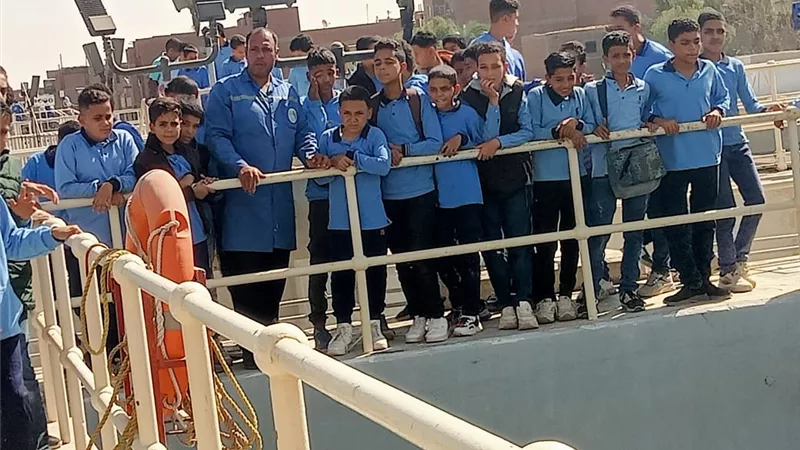 «مياه الفيوم» تنظم زيارات ميدانية لطلاب المدارس بمحطات التنقية
