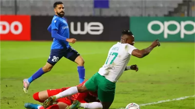 الشوط الأول انتهى| المصري يتعادل سلبيا مع سموحة فى الدوري 