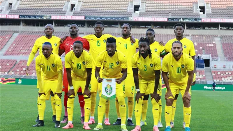 منافس مصر.. زيمبابوي تعلن إقالة مدربها قبل أمم إفريقيا