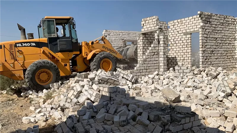 إزالة لـ ١٤ حالة تعدٍّ في حملات بمركز ومدينة فايد بالإسماعيلية
