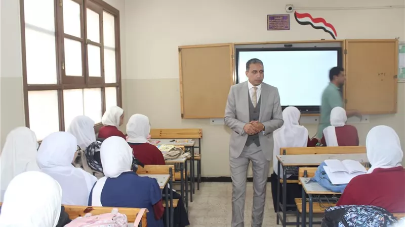 «تعليم الجيزة» تشدد على ضرورة الاهتمام بالطلاب ضعاف القراءة والكتابة