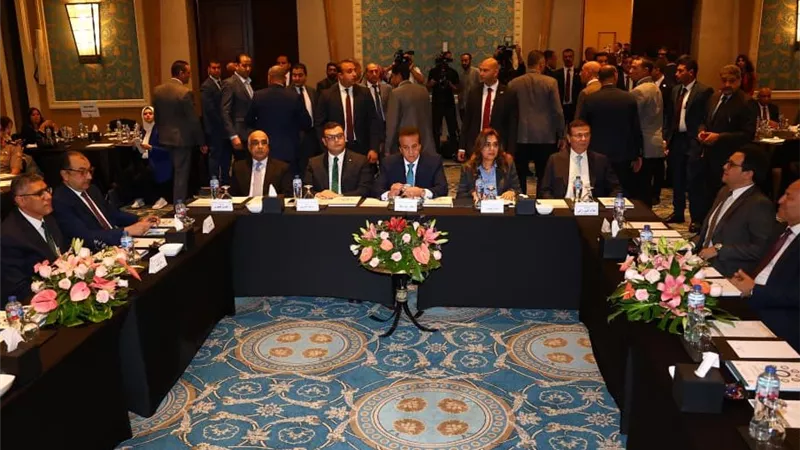 محافظ الجيزة يشارك في مؤتمر إطلاق الاستراتيجية الوطنية للعمران والبناء الأخضر