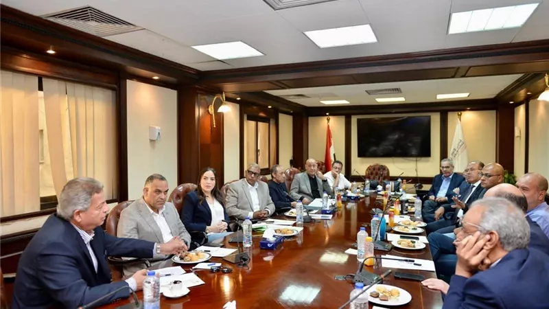عادل حمودة رئيسًا و التميمي مقررًا لجنة تطوير الإعلام الخاص