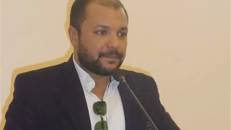أستاذ بجامعة الزقازيق: النقد الأدبي في مصر يمر بأزمة حقيقية| خاص 