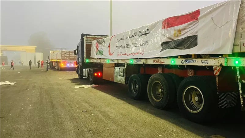 ضمن “زاد العزة” الـ57: الهلال الأحمر يرسل 6 آلاف طن مساعدات إلى غزة