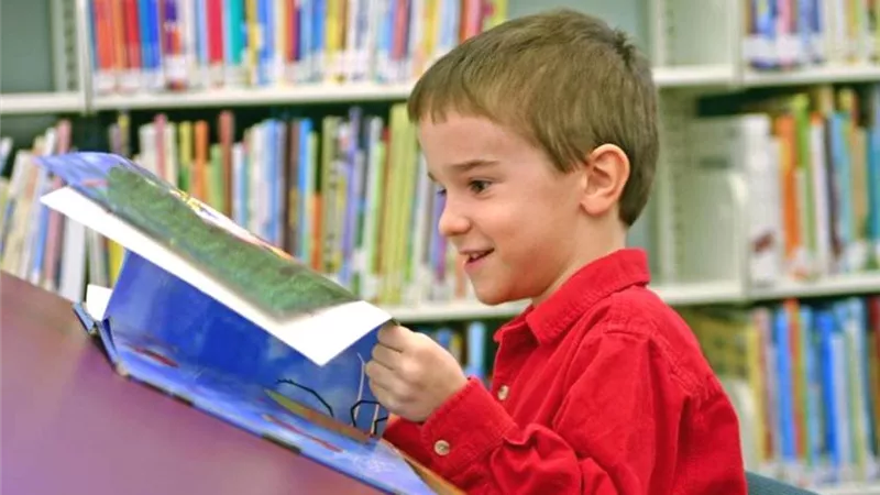هل تعتبر الكتابة للأطفال أدبًا ثانويًا؟ .. كُتاب يجيبون |خاص 