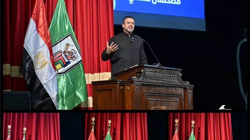 امتنوا لفضل الله عليكم.. الداعية مصطفى حسني يوجه رسالة لطلاب جامعة القاهرة
