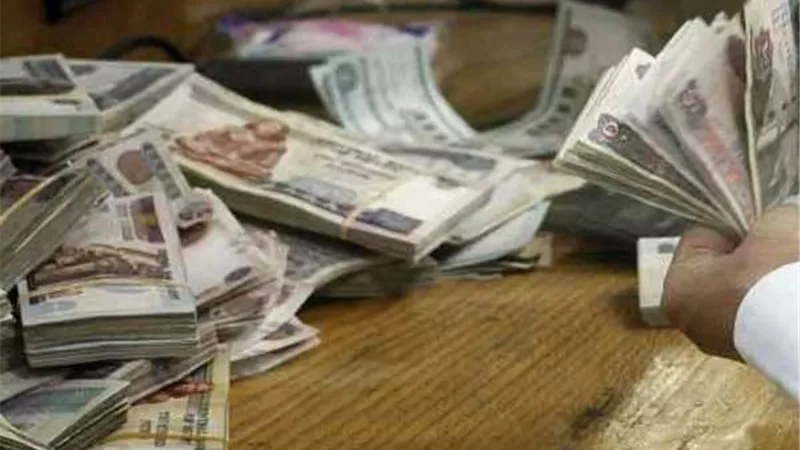 حكم اشتراط الزيادة على مبلغ القرض.. الإفتاء توضح الحكم الشرعي