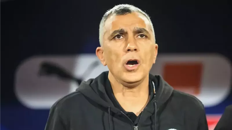  بعد إقالة أسامة نبيه.. قرار مهم من اتحاد الكرة بشأن مدرب المنتخب الأولمبي