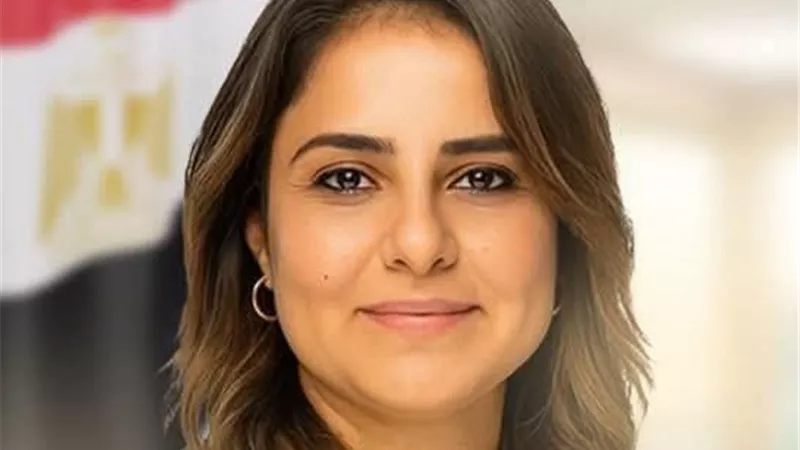  مائدة غداء للجميع.. جدل حول مؤتمر مرشحة 
