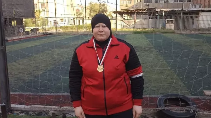 الفائزة ببطولة رفع الأثقال للمكفوفين لـ