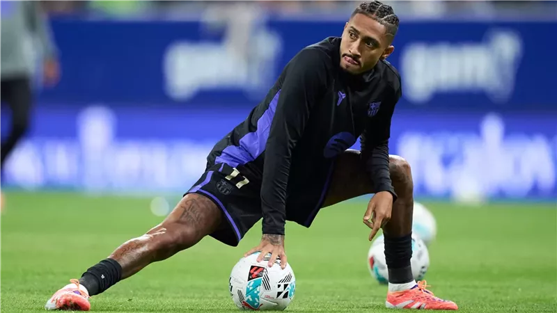 ضربة جديدة لبرشلونة قبل الكلاسيكو.. نجم الهجوم يغيب عن مباراة ريال مدريد