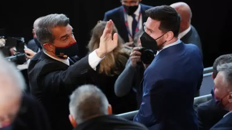 مدير برشلونة الأسبق: ميسي يشعر بالخذلان من لابورتا 
