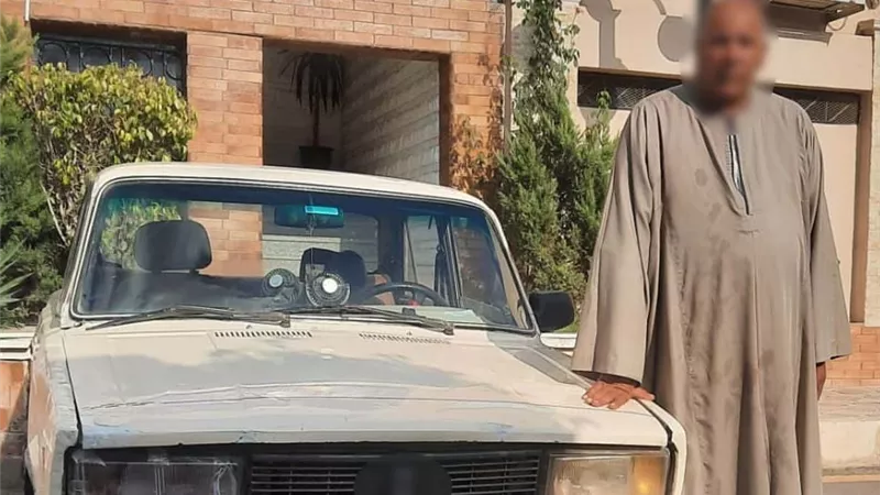 القبض على سائق ملاكي حول سيارته لإجرة وطالب الركاب بمبالغ كبيرة 