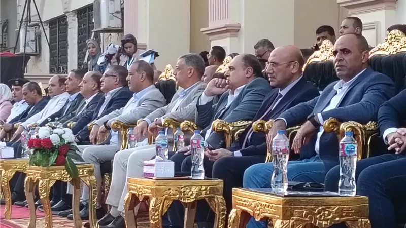 محافظ الإسماعيلية يشهد ديفيلية مهرجان الفنون الشعبية الـ 25 | صور