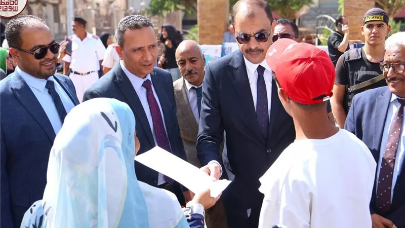 محافظ سوهاج يسلم 60 مشروعًا لمستفيدي «تكافل وكرامة»