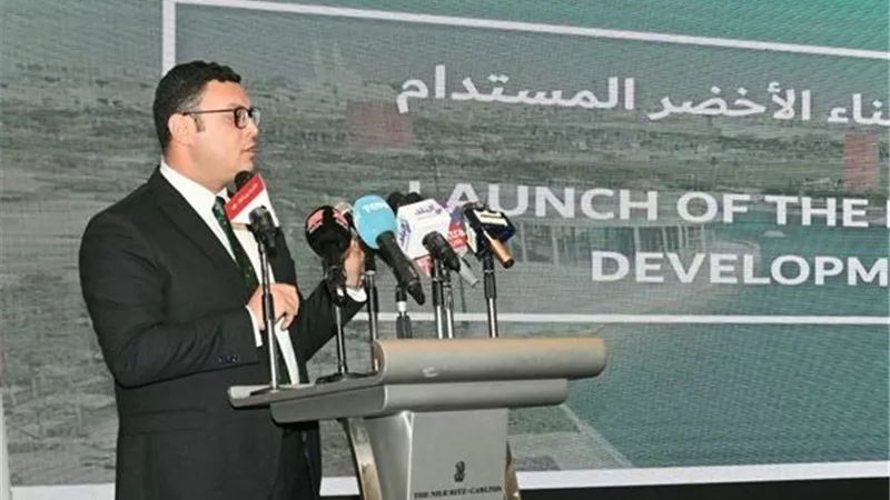 وزير الإسكان: المواطن سيشعر بثمار «العمران الأخضر» في فواتير الكهرباء والمياه