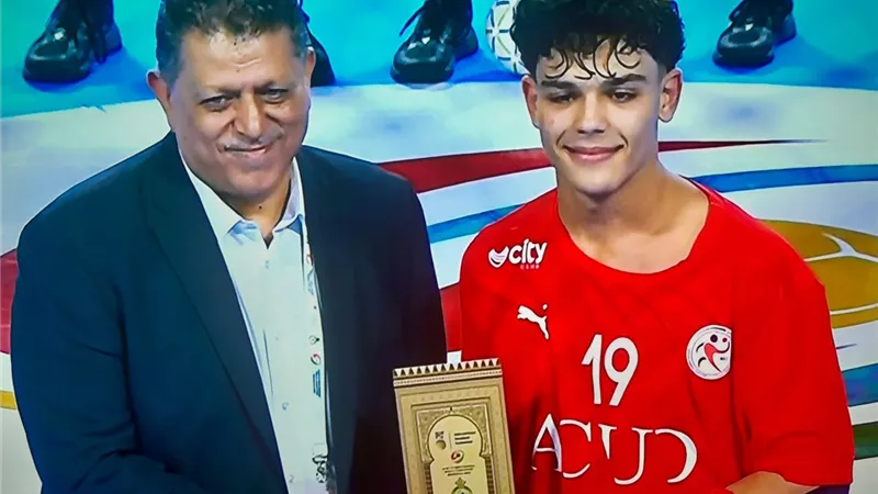 زين عبد الوارث يتوج بجائزة أفضل لاعب في مباراة مصر والبرازيل
