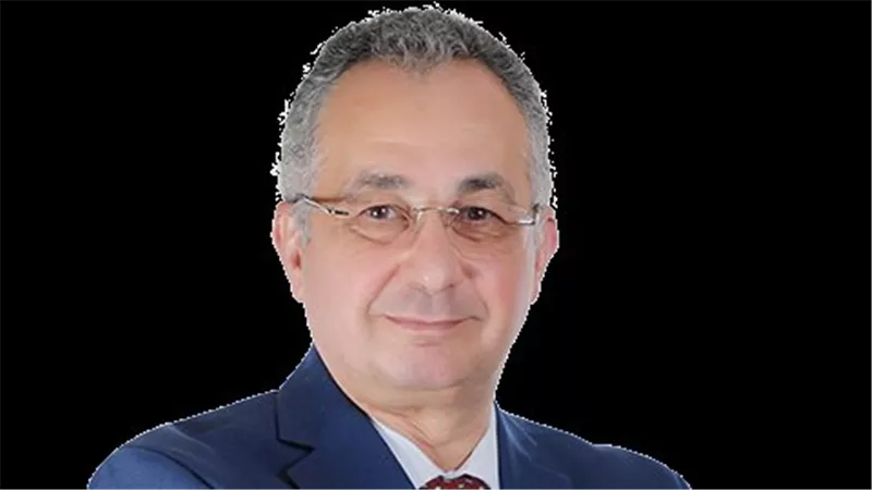 عصام الطوخي.. 30 عامًا من التفوق تتوج بعضوية المؤسسة العالمية لطب العيون