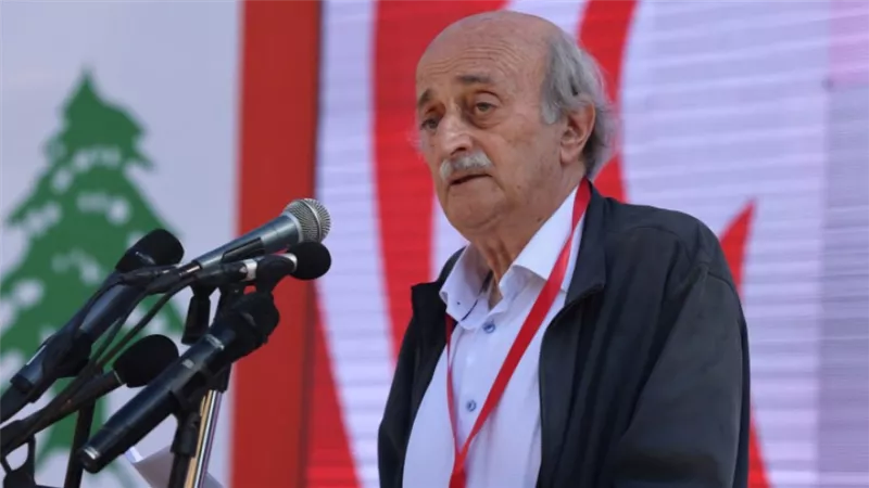 رافضا رفع أعلام الاحتلال.. جنبلاط يطالب بتحقيق دولي في أحداث السويداء السورية