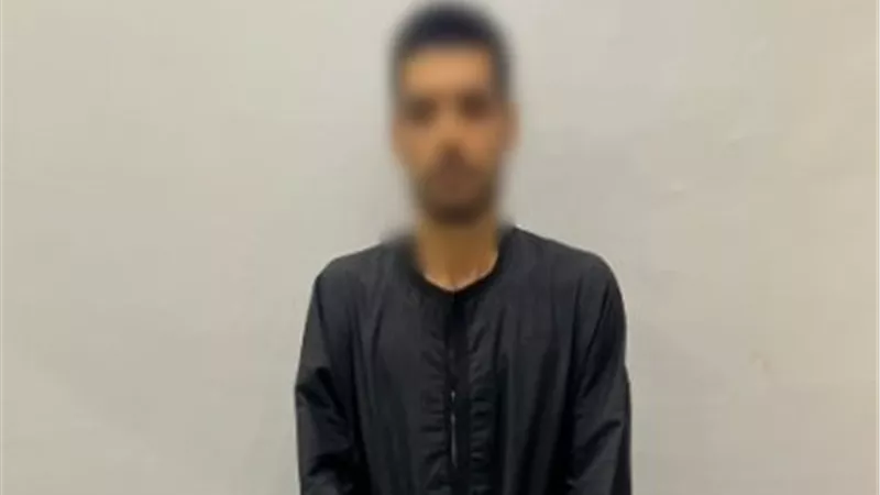 ضبط شخص ادعى قدرته على استخراج موافقات للأجانب بأسيوط