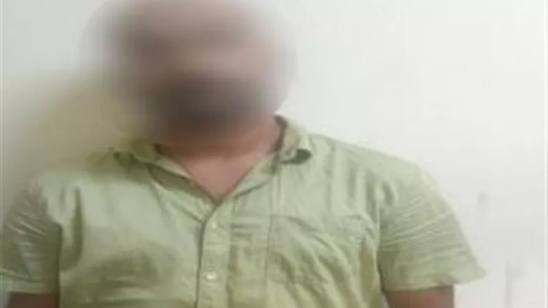 «خلاف يتحول إلى جريمة».. سائق يعتدي على طالبة بالطريق العام في القاهرة