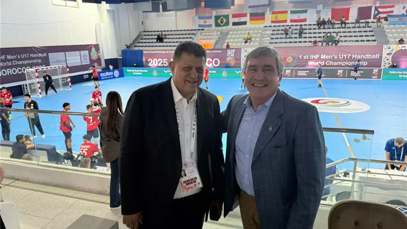 خالد فتحي يدعم منتخب الناشئين قبل مواجهة أمريكا غدًا بمونديال اليد 