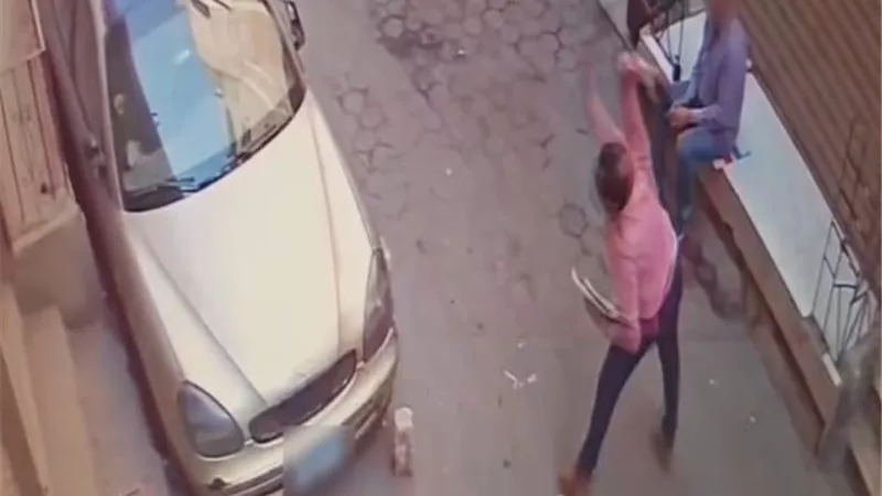 ضبط مريض نفسي ألقى حجارة على سيارة في الفيوم