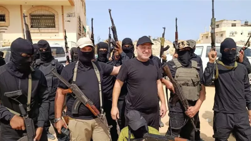 من الجحور إلى الإعلام.. ميليشيات نتنياهو تكشف «خطة تقسيم غزة» 