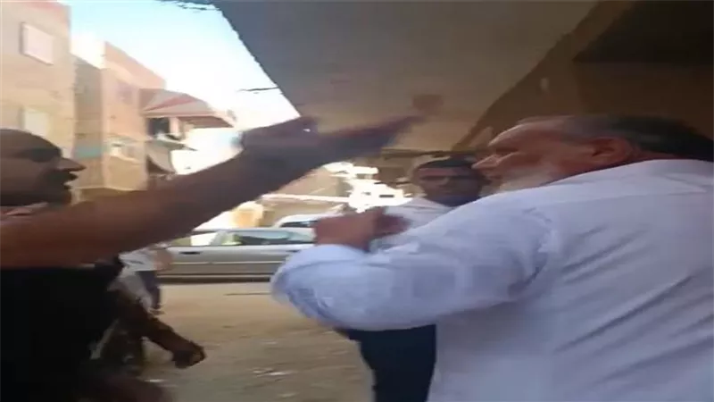 قرار جديد من النيابة بشأن المتهمين بالتعدي على مسن السويس
