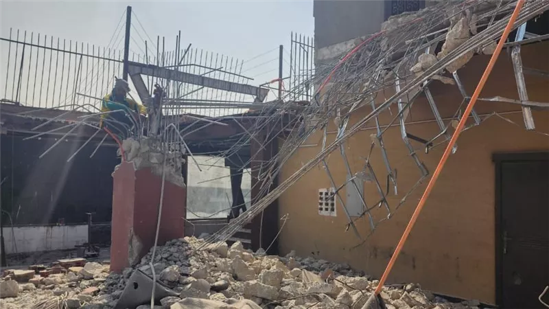 جهاز مدينة القاهرة الجديدة يوقف أعمال مخالفة بأحد المولات