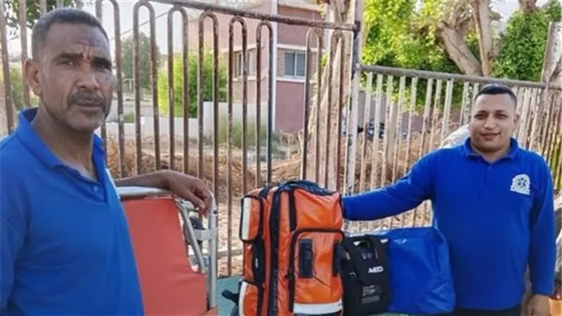 إنقاذ لاعب بلع لسانه من الموت المحقق على يد مسعف بالأقصر