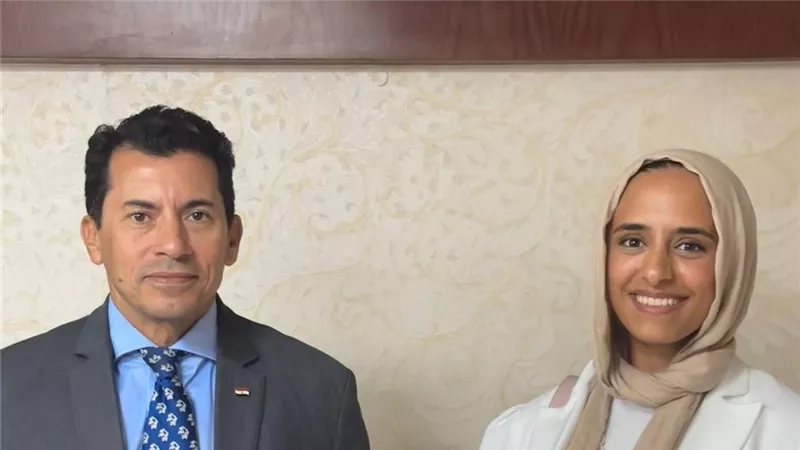 وزير الشباب يهنئ مريم سوليكا لاختيارها ضمن قادة الأمم المتحدة 