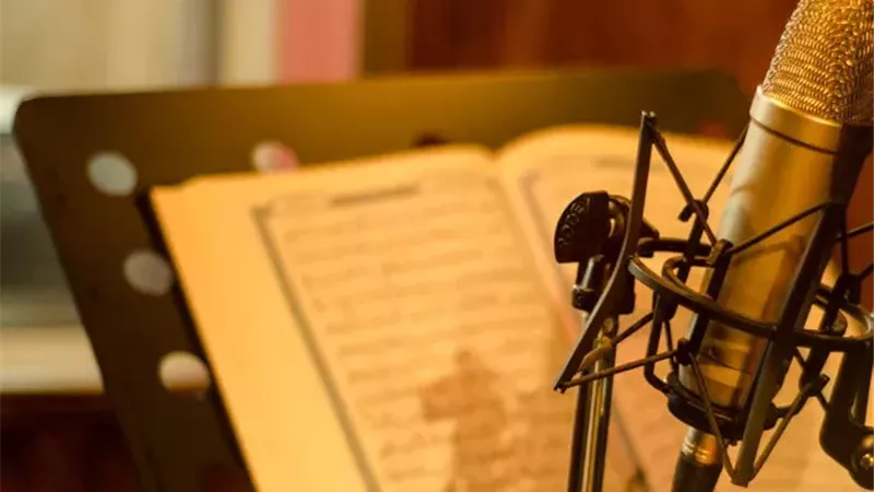 حكم نشر التسجيلات القرآنية للقراء.. الأزهر يجيب