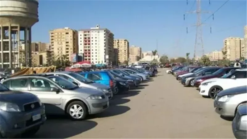 تراجع 23%.. استقرار الجنيه يعيد التوازن لسوق السيارات المصري