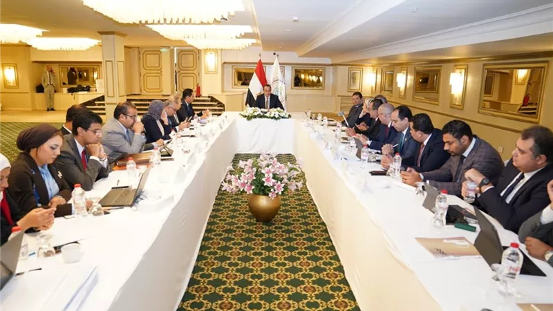 الرعاية الطبية تجري الفحوصات على المواطنين المتقدمين للحصول على تأشيرة الحج 