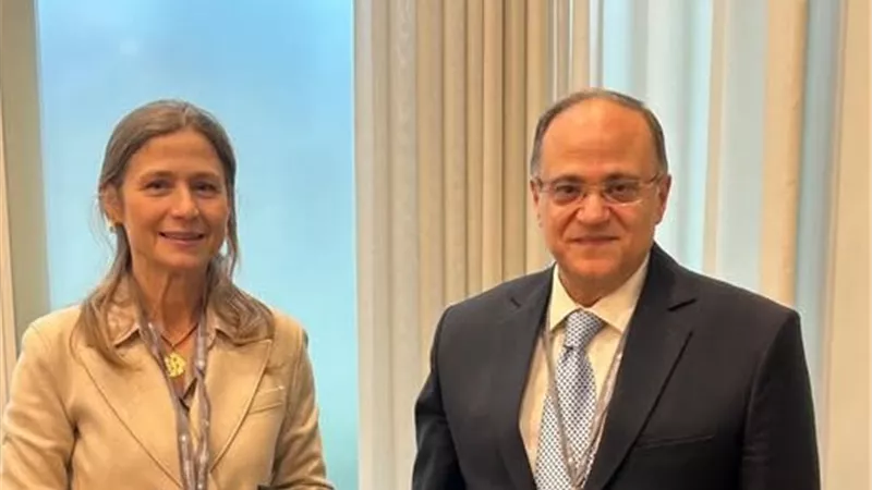رئيس هيئة الدواء المصرية يبحث سبل التعاون مع وكالة الأدوية الإسبانية
