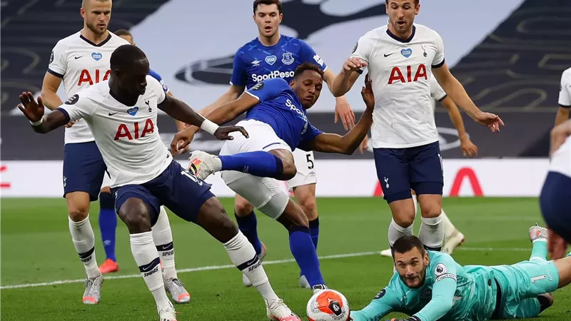 إيفرتون يستضيف توتنهام الليلة بالدوري الإنجليزي 