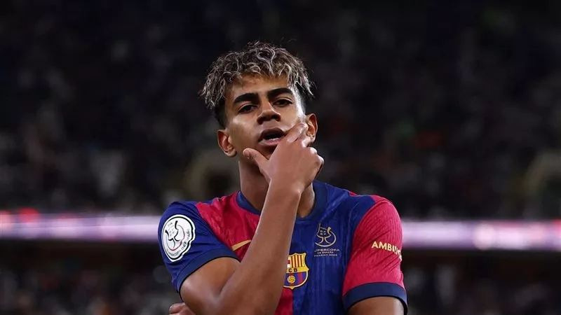 برشلونة يُفاجئ لامين يامال بعد الخسارة أمام ريال مدريد.. ما القصة؟